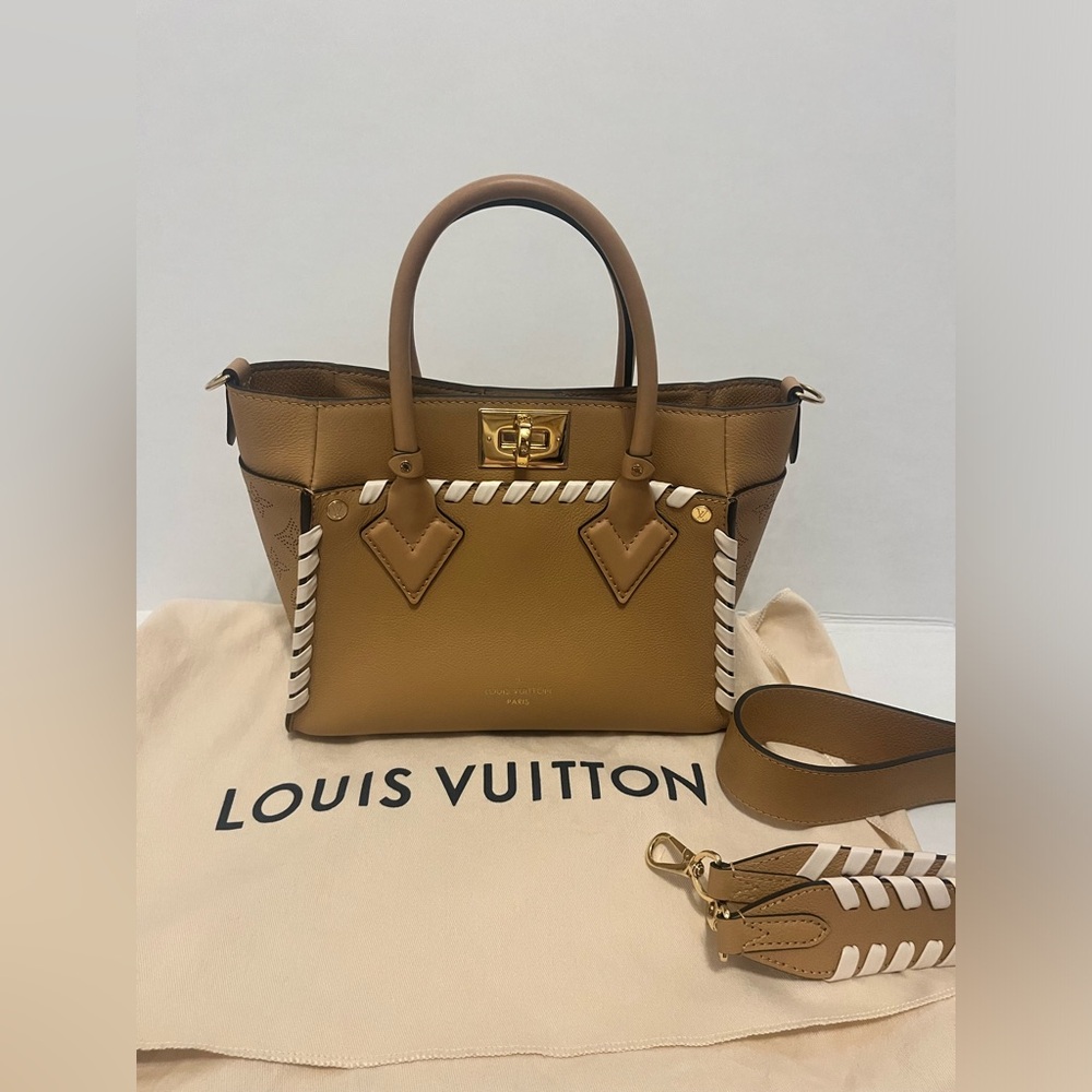 Louis Vuitton on my side pm